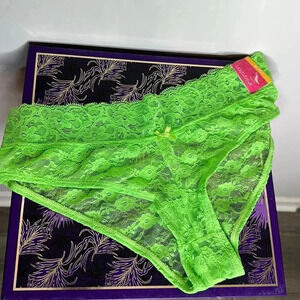 Xhileration Womens/Juniors PANTIES Hipsters SIZE M NWT Green Lace